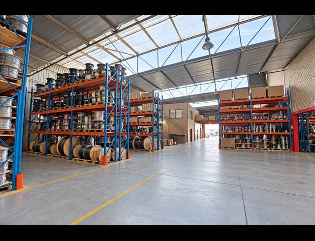 4,060M² WAREHOUSE TO LET IN LASER PARK